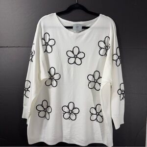Liv Milano white sweater with black sequin flowers